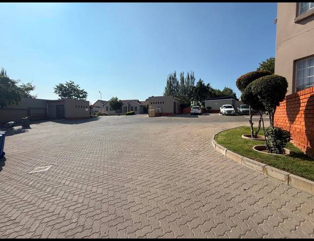 2 BEDROOM APARTMENT FOR SALE IN SUMMERFIELDS ESTATE